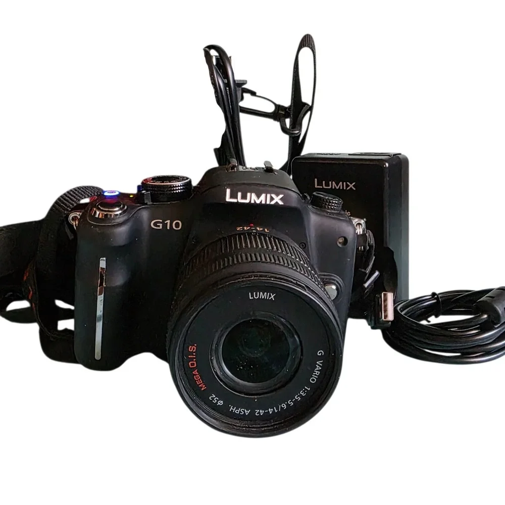 Panasonic‎ G10 Mirrorless Camera 12.1MP with 14-42mm Lens Charger 16GB SD Card